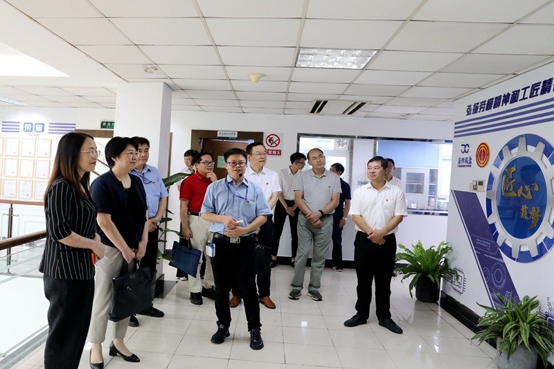 2020年7月14日，时任浙江省总工会党组成员、副主席张卫华一行莅临888集团纸业调研推进新时代产业工人队伍建设改革工作