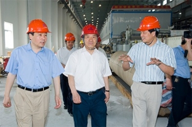 2007年5月25日，时任全国政协常委、经济委员会副主任、中国包装联合会会长石万鹏一行来公司视察