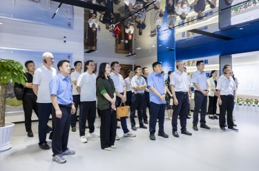 嘉兴市工会企事业单位民主管理现场会走进888集团纸业
